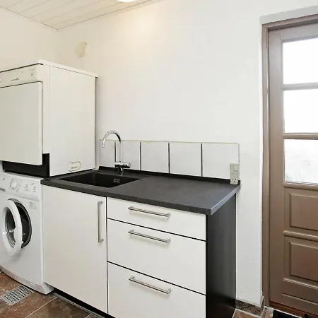 Five-bedroom Holiday In 36 * Blåvand