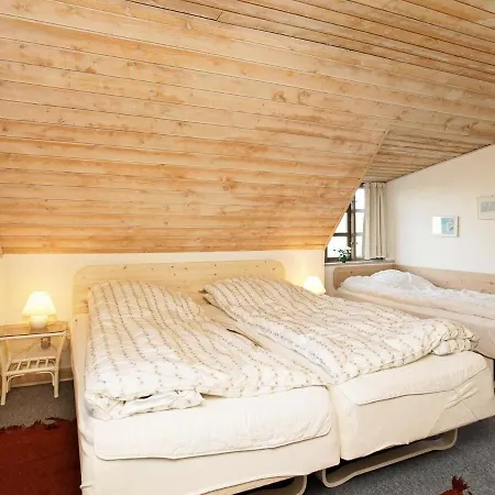 Five-bedroom Holiday In 36 Ferienhaus