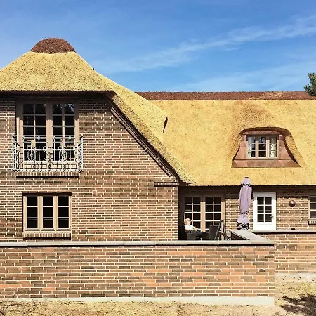 Five-bedroom Holiday In 36