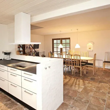 Five-bedroom Holiday In 36