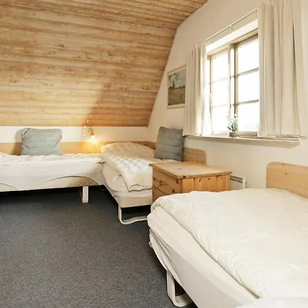 Ferienhaus Five-bedroom Holiday In 36 *