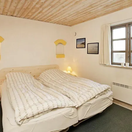 Five-bedroom Holiday In 36 * Blåvand